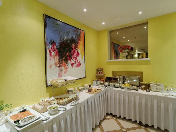 Imagen del bar/restaurante del Hotel My City, Tall&iacute;n. Foto 3