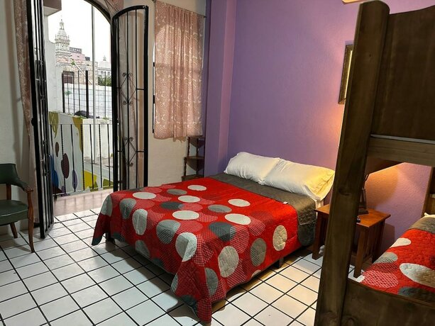 Imagen de la habitación del Hotel My Family In Monterrey Hostel. Foto 16