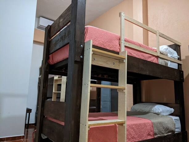 Imagen general del Hotel My Family In Monterrey Hostel. Foto 10