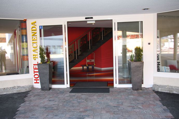 Imagen de la habitación del Hotel My, Givisiez. Foto 10