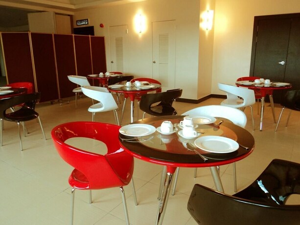 Imagen del bar/restaurante del Hotel My Inn Lahad Datu. Foto 14