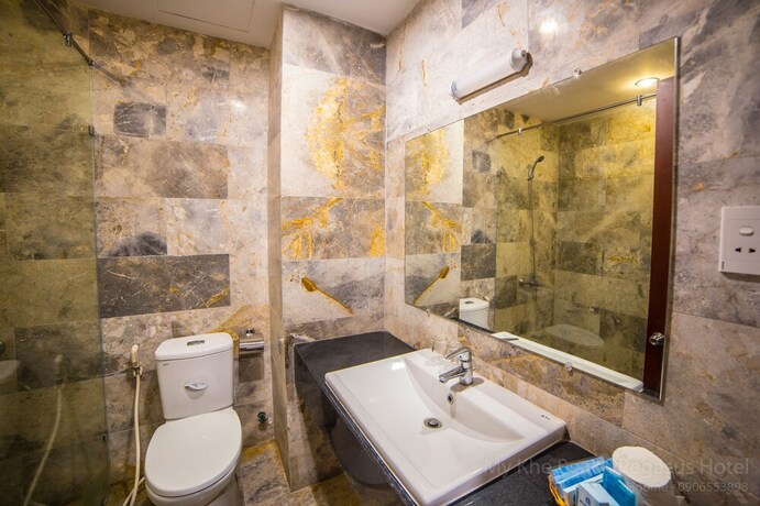 Imagen de la habitación del Hotel My Khe 2 Da Nang Seafront. Foto 13