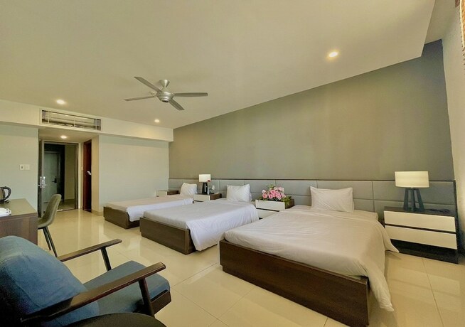 Imagen de la habitación del Hotel My Khe 2 Da Nang Seafront. Foto 15