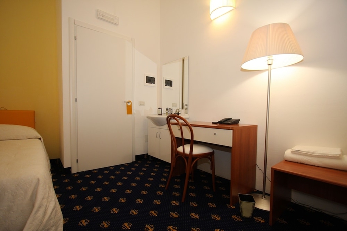 Imagen de la habitación del Hotel My Milano. Foto 17