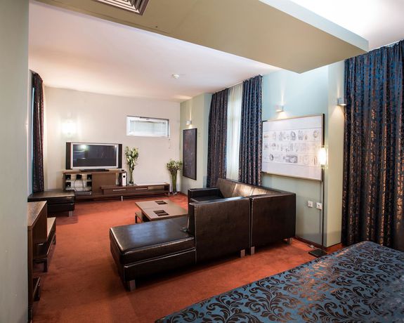 Imagen de la habitación del Hotel My Place Hotel. Foto 10