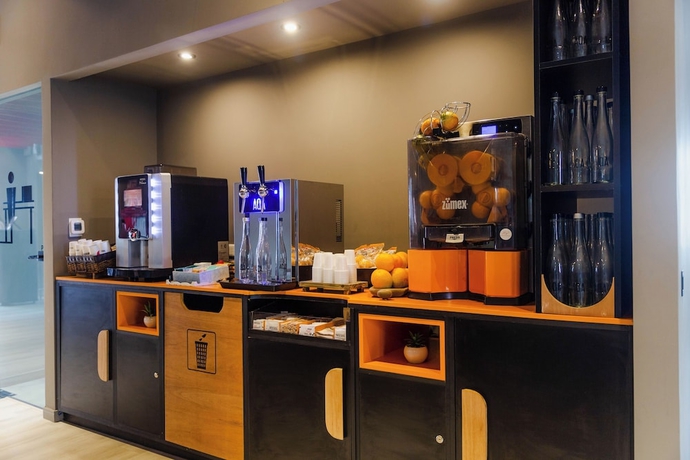 Imagen del bar/restaurante del Hotel My Pod Capsule Boutique AirPort. Foto 3