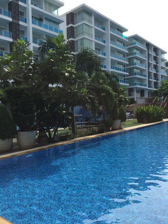 Imagen de la piscina del Hotel My Resort Hua-hin By Pueng. Foto 31