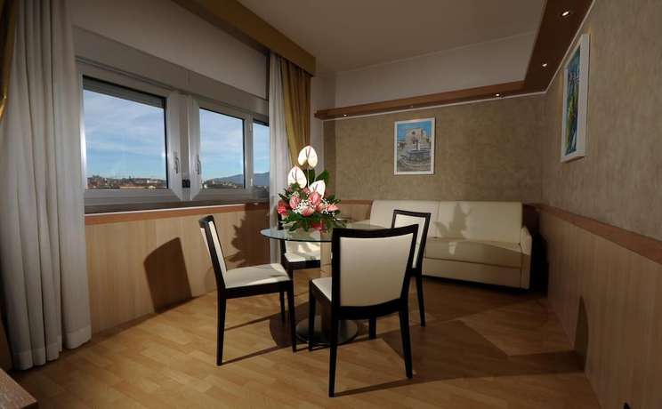 Imagen de la habitación del Hotel My Suite. Foto 12