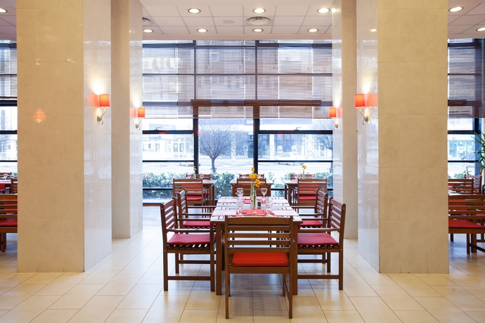 Imagen del bar/restaurante del Hotel MyContinental Sibiu. Foto 7