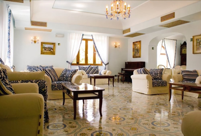 Imagen de los interiores del Hotel Myage. Foto 15