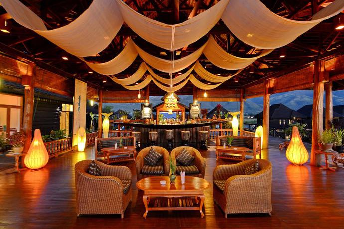 Imagen del bar/restaurante del Hotel Myanmar Treasure Resort - Inle Lake. Foto 2