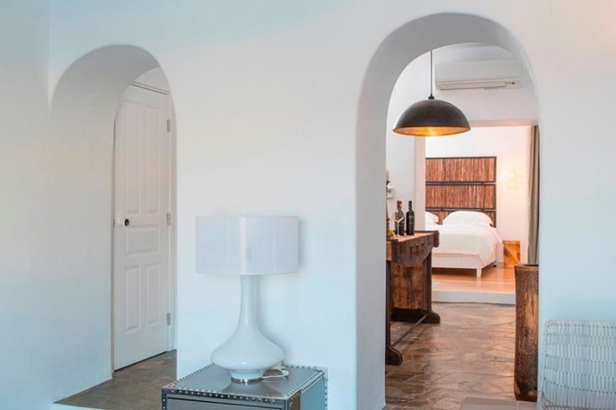 Imagen de la habitación del Hotel Myconian Ambassador Relais and Chateaux. Foto 13