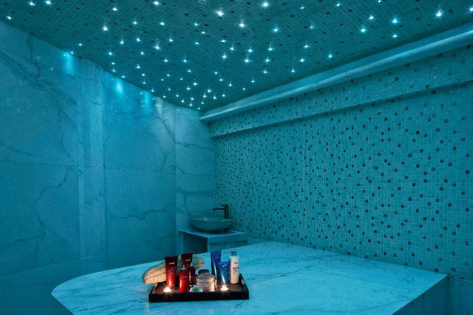 Imagen de los interiores del Hotel Myconian Kyma - Design Hotels. Foto 16