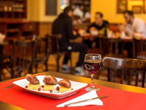 Imagen del bar/restaurante del Hotel Mycontinental Bucuresti Gara De Nord. Foto 11