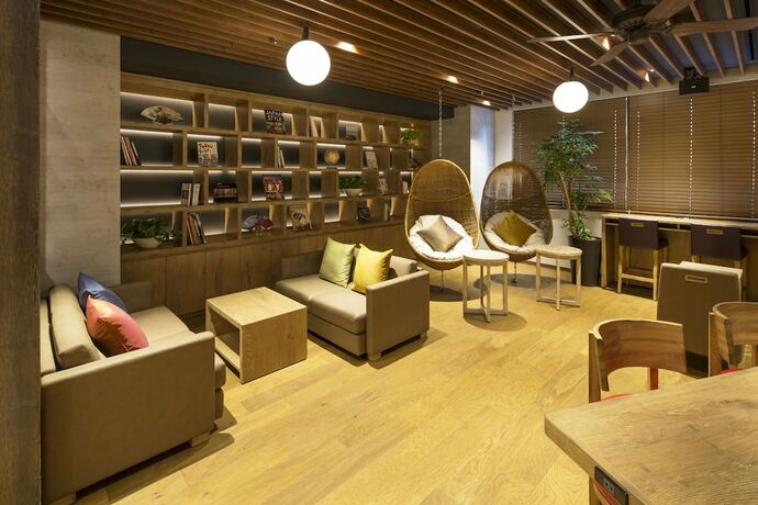 Imagen del bar/restaurante del Hotel Mycube By Mystays Asakusa Kuramae. Foto 9