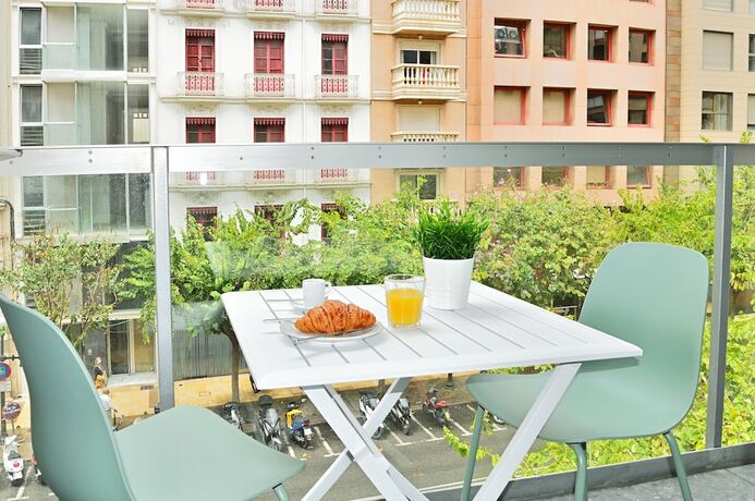 Imagen de la habitación del Hotel Myflats Rambla Collection. Foto 19