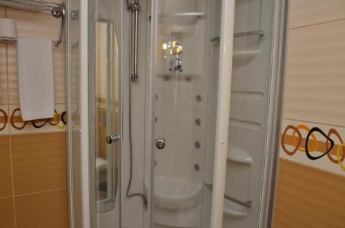 Imagen de la habitación del Hotel Myhouse. Foto 10