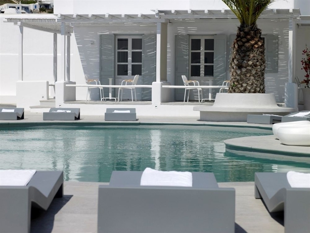 Imagen de la piscina del Hotel Mykonos Ammos. Foto 16