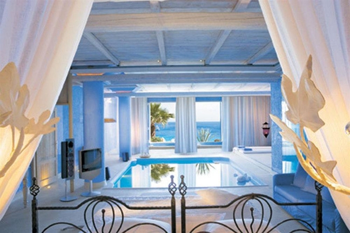 Imagen de la piscina del Hotel Mykonos Blu, A Grecotel Resort to Live. Foto 13