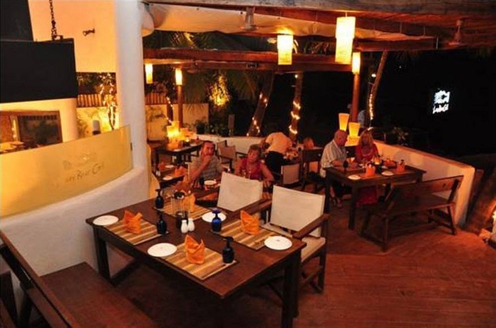 Imagen del bar/restaurante del Hotel Mykonos Blu. Foto 1