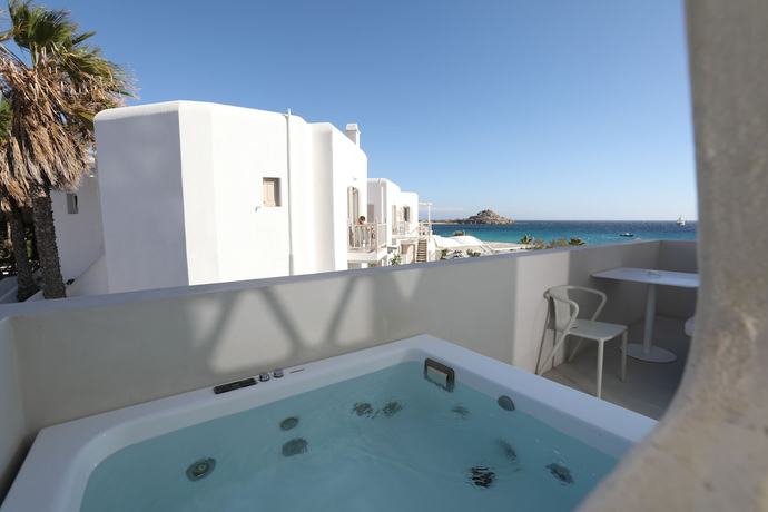Imagen de la habitación del Hotel Mykonos Dove Beachfront. Foto 9