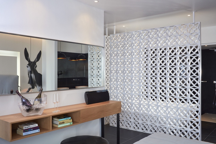 Imagen de la habitación del Hotel Mykonos Kosmoplaz Beach Resort. Foto 1