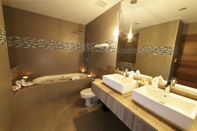 Imagen del bar/restaurante del Hotel Mykonos Panama. Foto 4