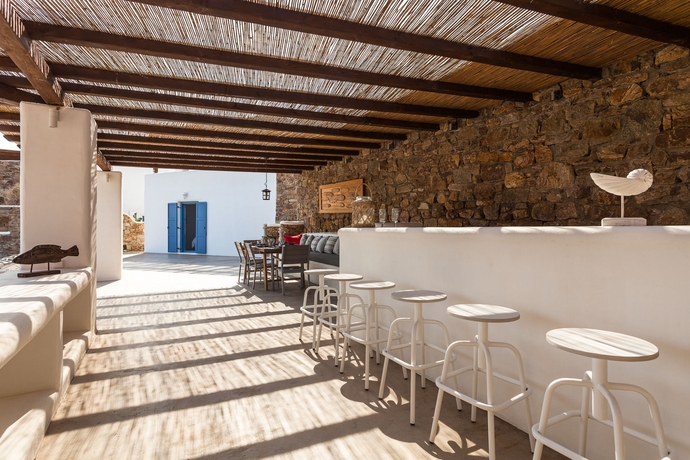 Imagen de los exteriores del Hotel Mykonos Panormos Villas. Foto 10