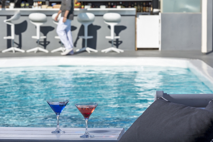 Imagen de la piscina del Hotel Mykonos Princess. Foto 16