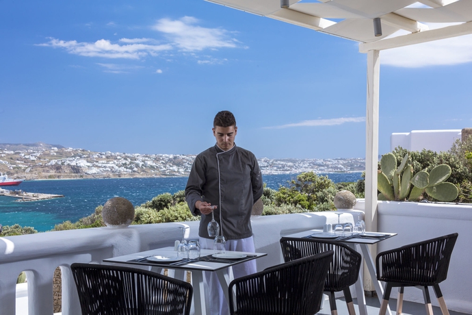 Imagen del bar/restaurante del Hotel Mykonos Princess. Foto 5