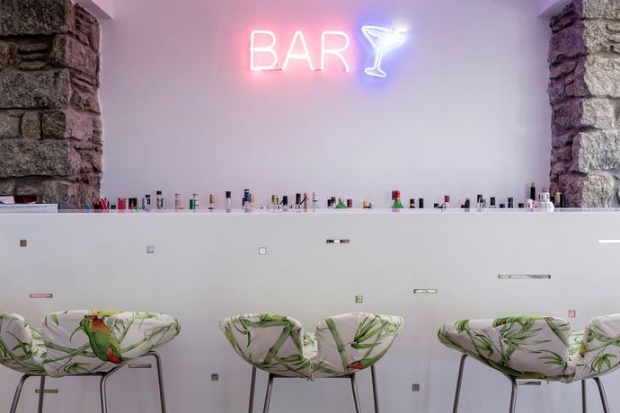 Imagen del bar/restaurante del Hotel Mykonos Theoxenia, A Member Of Design Hotels. Foto 3