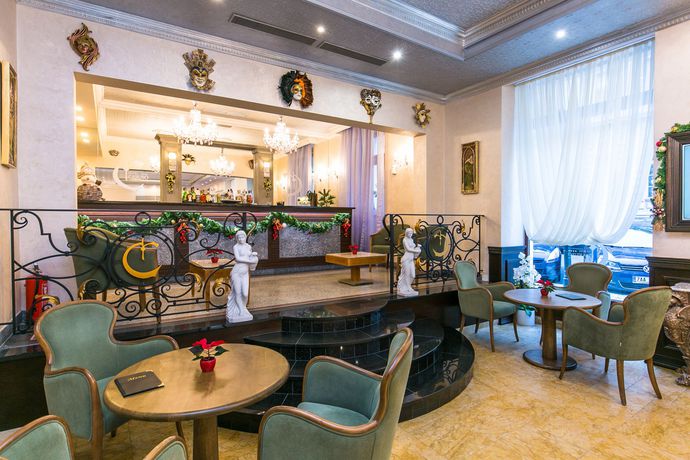 Imagen del bar/restaurante del Hotel Myo Hotel Caruso. Foto 2