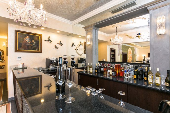 Imagen del bar/restaurante del Hotel Myo Hotel Caruso. Foto 3