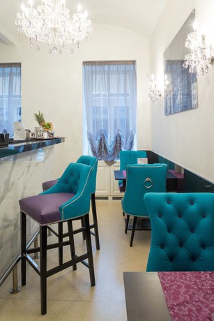 Imagen del bar/restaurante del Hotel Myo Wenceslas. Foto 3