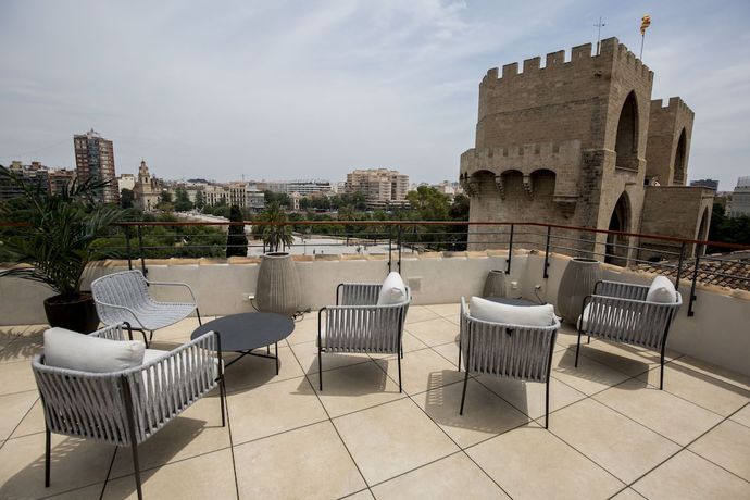 Imagen de los exteriores del Hotel Myr Puerta Serranos. Foto 6