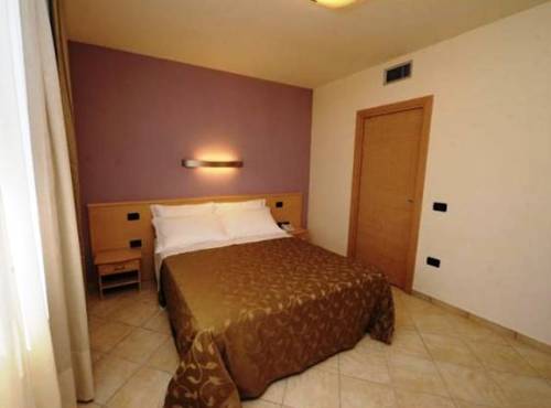 Imagen de la habitación del Hotel Myres Residence. Foto 7