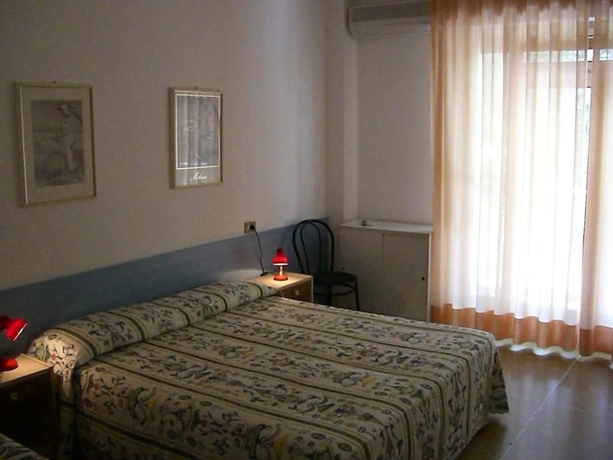 Imagen de la habitación del Hotel Myriam, Lignano Sabbiadoro. Foto 4