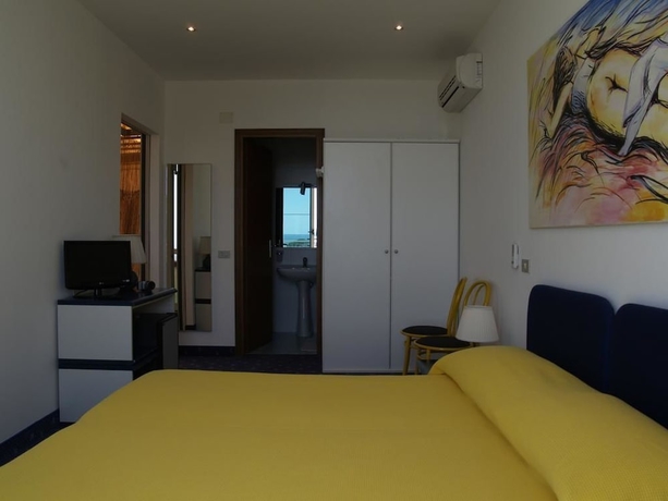 Imagen de la habitación del Hotel Myriam, Lignano Sabbiadoro. Foto 9
