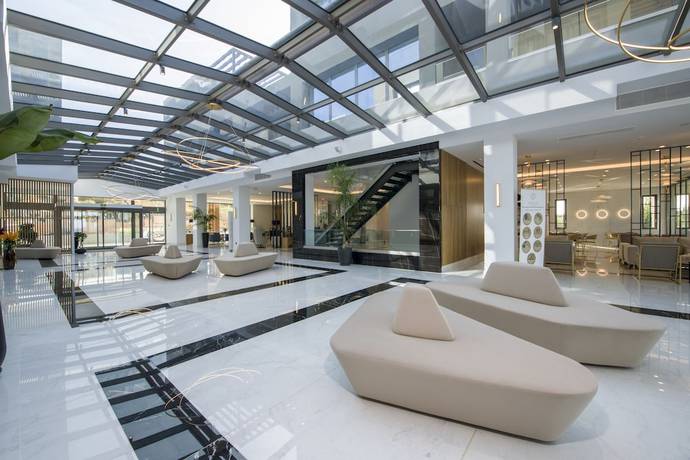 Imagen de los interiores del Hotel Myrion Beach Resort And Spa - Adults Only. Foto 14