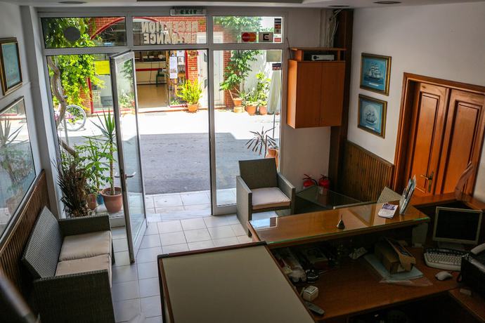 Imagen de los interiores del Hotel Myrtos. Foto 18
