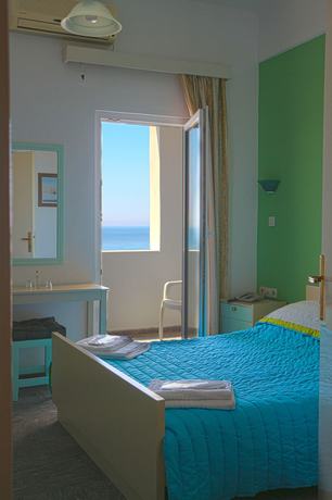 Imagen de la habitación del Hotel Myrtos. Foto 5