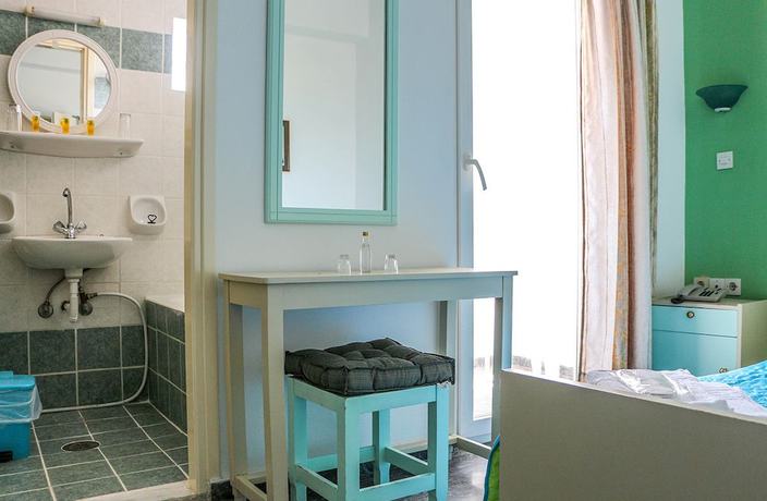 Imagen de la habitación del Hotel Myrtos. Foto 10