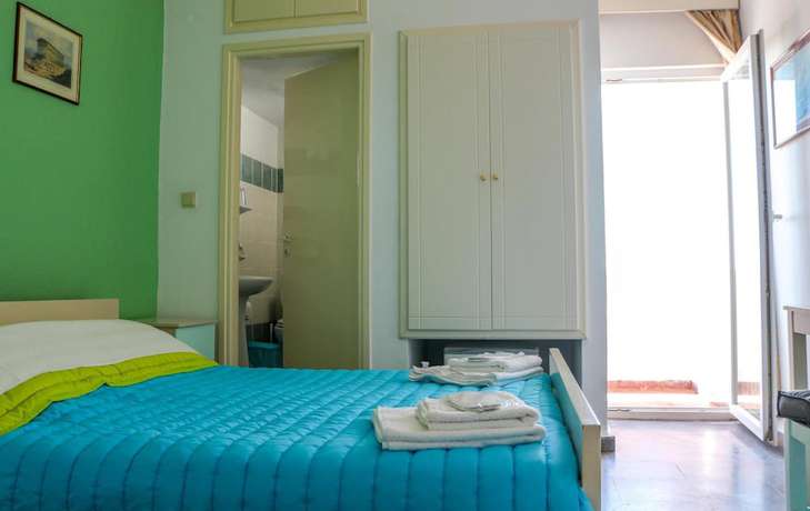 Imagen de la habitación del Hotel Myrtos. Foto 14