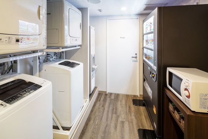 Imagen de los interiores del Hotel Mystays Yokohama Kannai. Foto 15