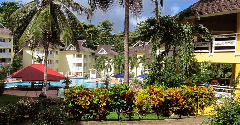 Imagen de la piscina del Hotel Mystic Ridge Resort. Foto 12