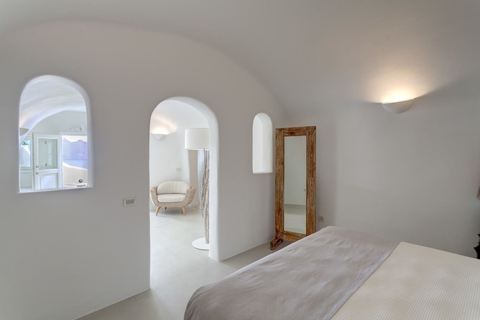 Imagen de la habitación del Hotel Mystique, A Luxury Collection , Santorini. Foto 3
