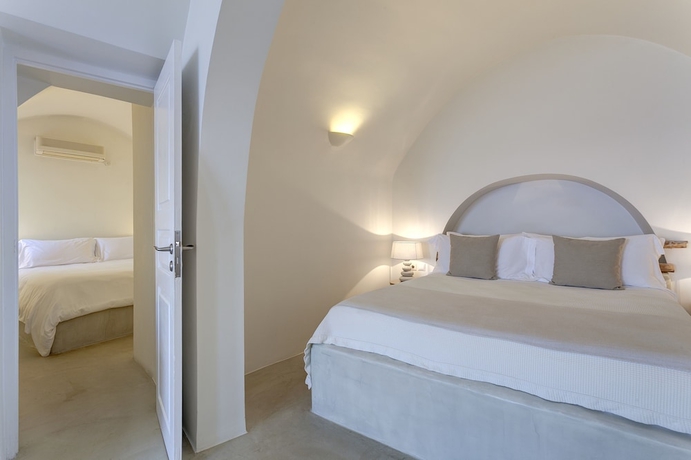 Imagen de la habitación del Hotel Mystique, A Luxury Collection , Santorini. Foto 11