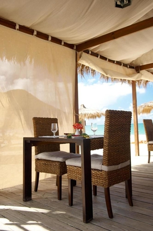 Imagen del bar/restaurante del Hotel Mystique Royal St. Lucia by Royalton. Foto 1