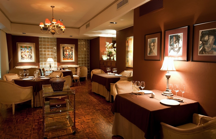 Imagen del bar/restaurante del Hotel Mystique Royal St. Lucia by Royalton. Foto 4