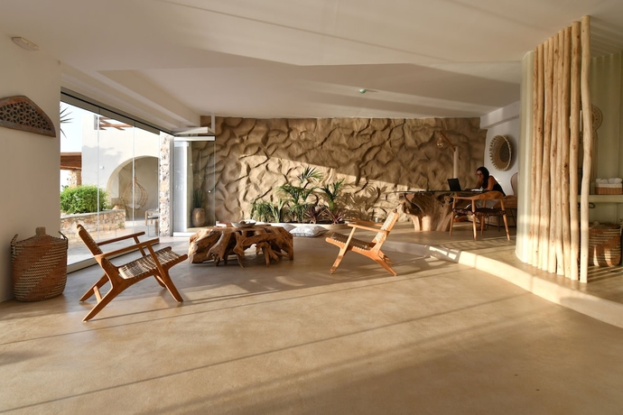 Imagen del bar/restaurante del Hotel Mythic Paros. Foto 3